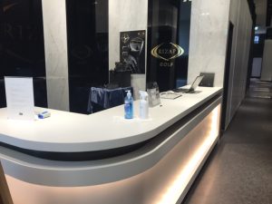 ライザップゴルフ三田店フロント